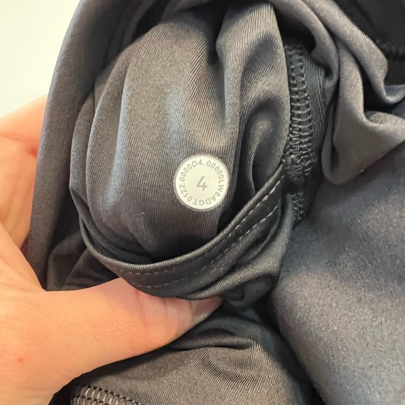 Lululemon skirt - Picture 4 of 5